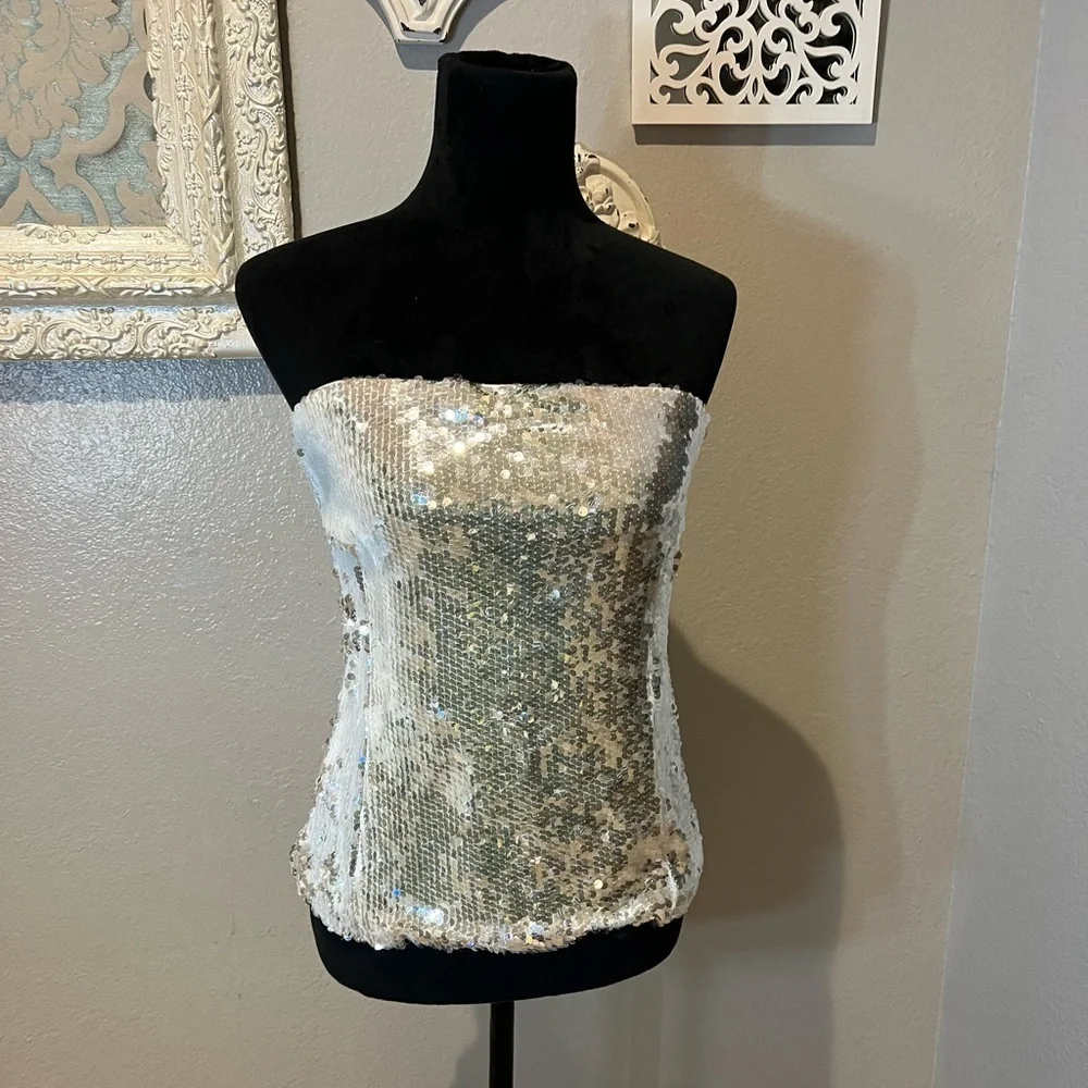 White sequin tube top with silver shine to it. - Picture 5 of 9
